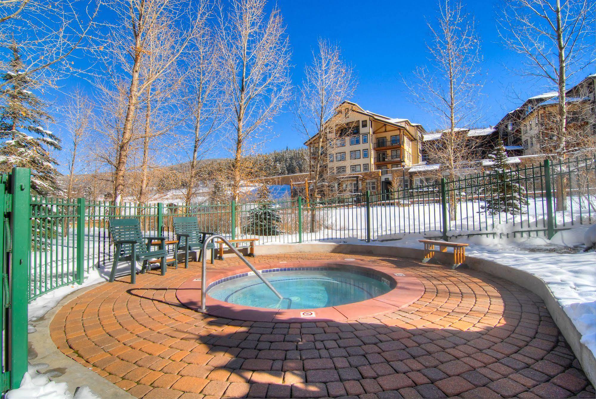 Zephyr Mountain Lodge Winter Park Exterior photo